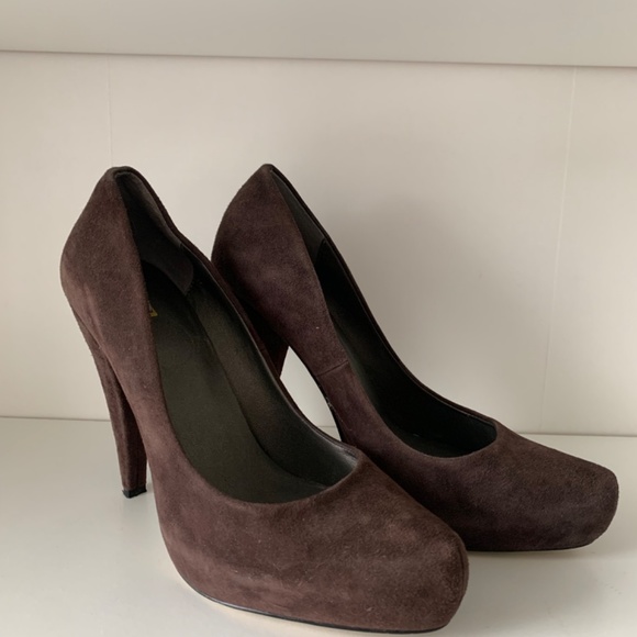 Brown suede pumps - Picture 2 of 4